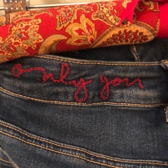 American Eagle Size 2 Jean Short Super Hi-Rise Stretchy Distressed w/Side Zipper - Picture 2 of 7